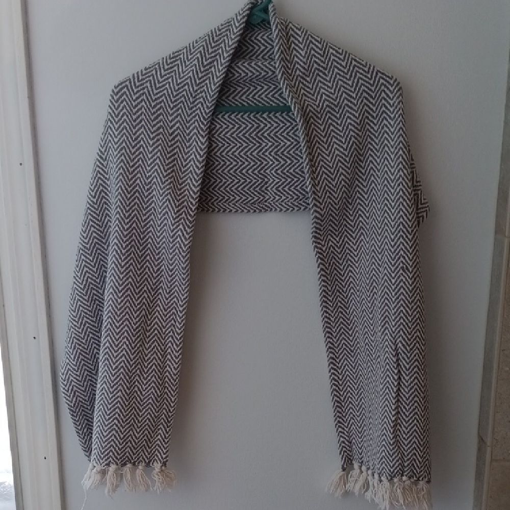 NWOT Chevron Patterned Cotton Scarf